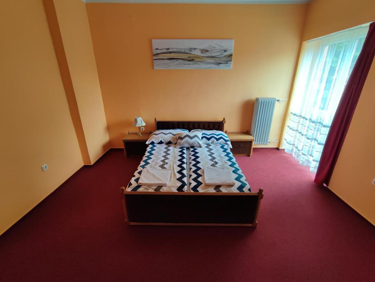 Hotel Beke Sziget Komlo Экстерьер фото