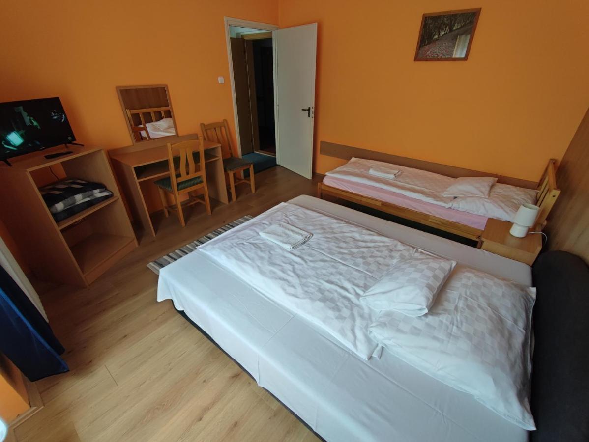 Hotel Beke Sziget Komlo Экстерьер фото
