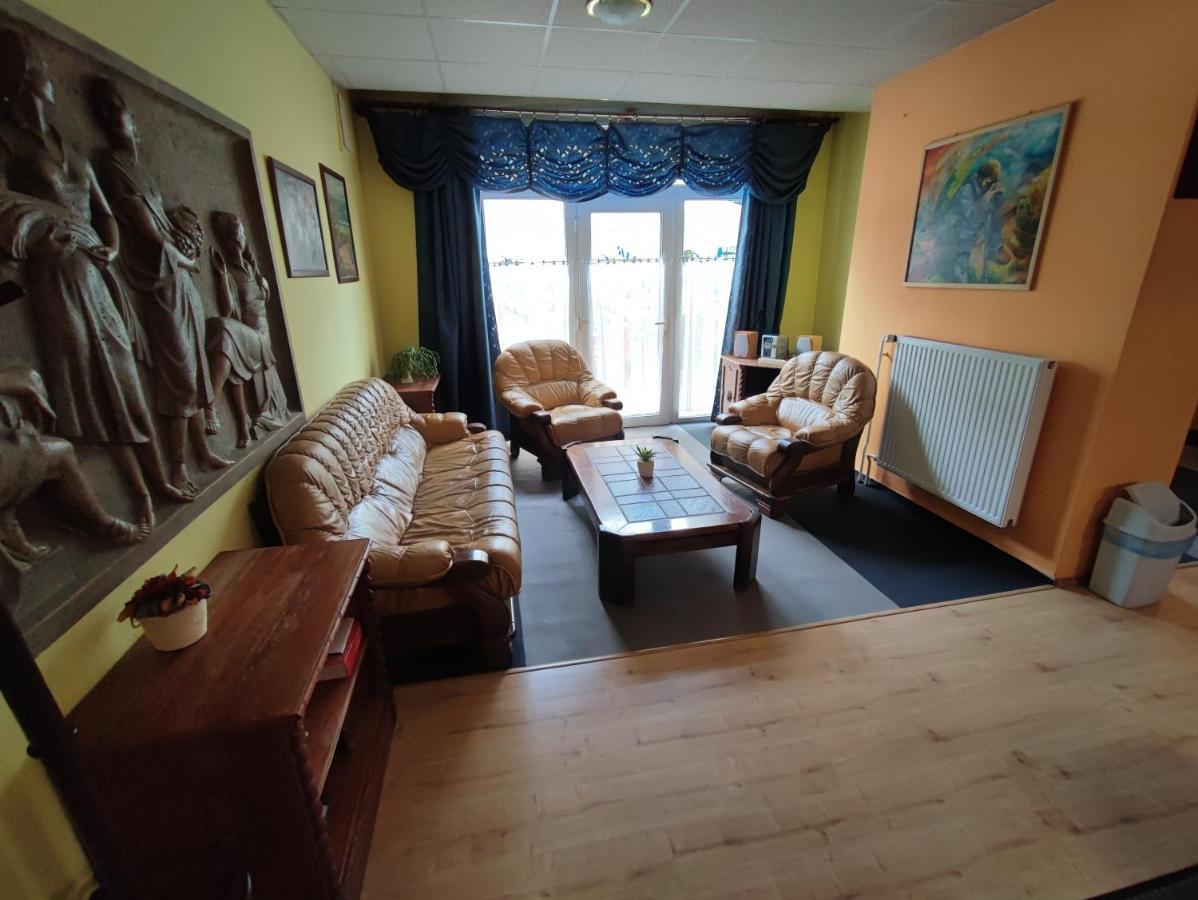 Hotel Beke Sziget Komlo Экстерьер фото