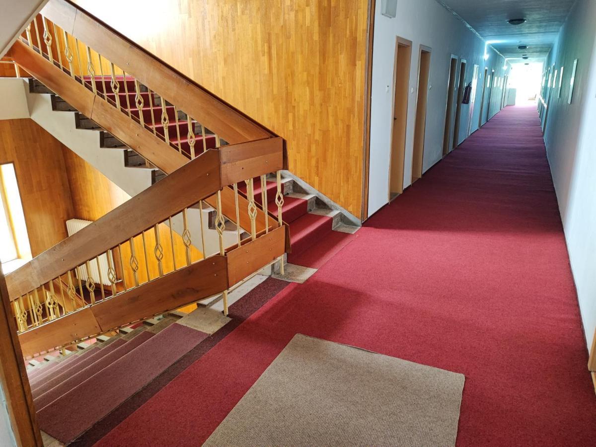 Hotel Beke Sziget Komlo Экстерьер фото