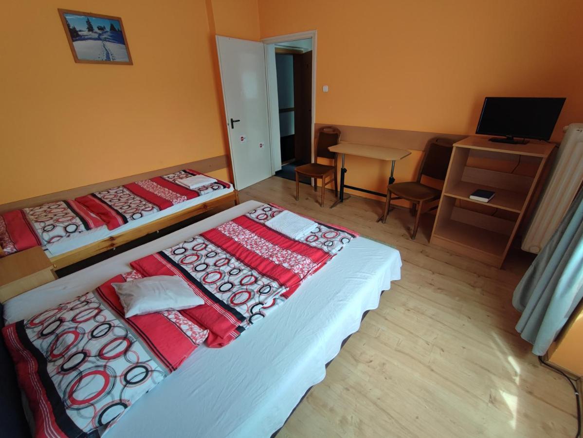 Hotel Beke Sziget Komlo Экстерьер фото