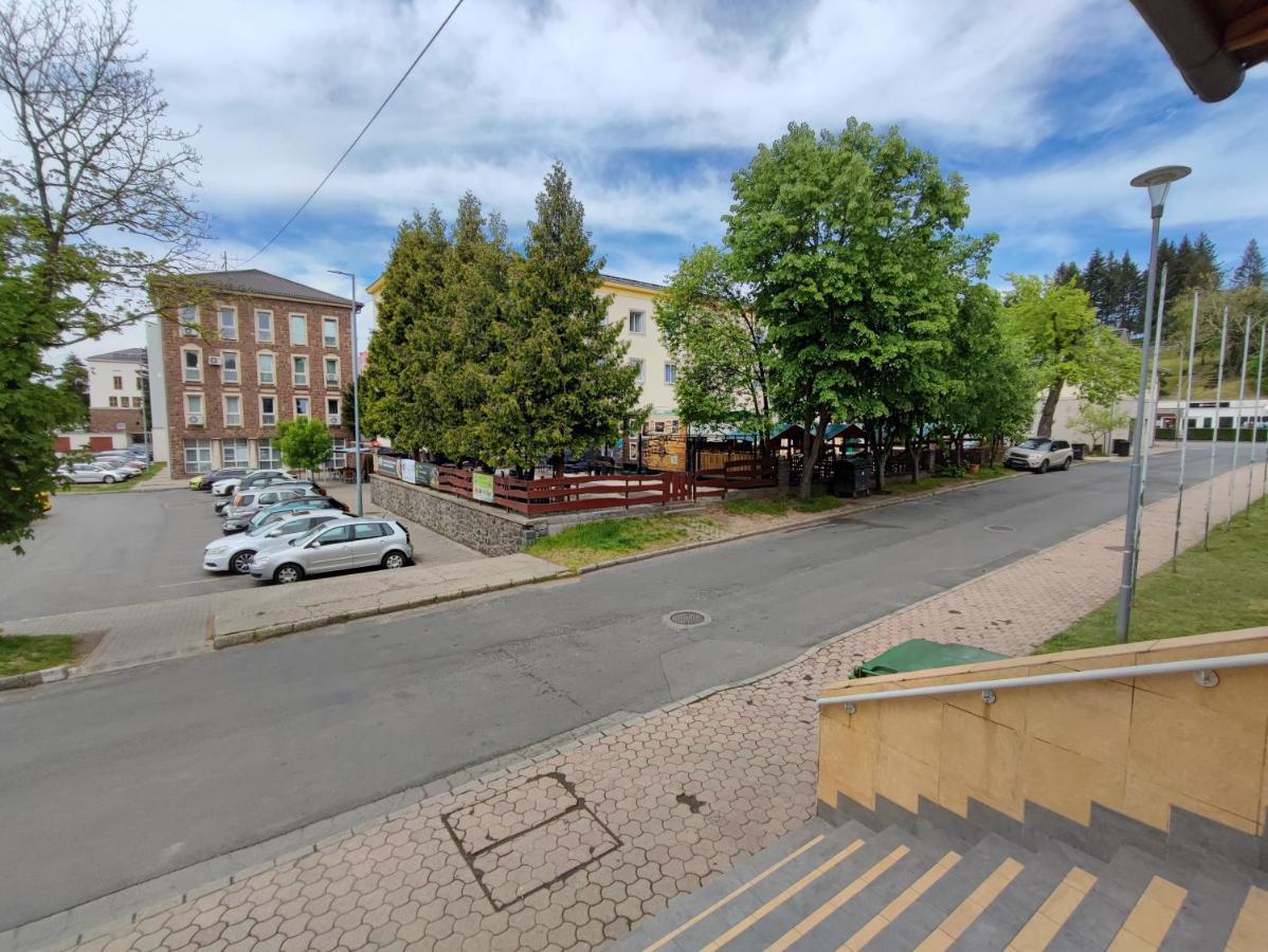 Hotel Beke Sziget Komlo Экстерьер фото