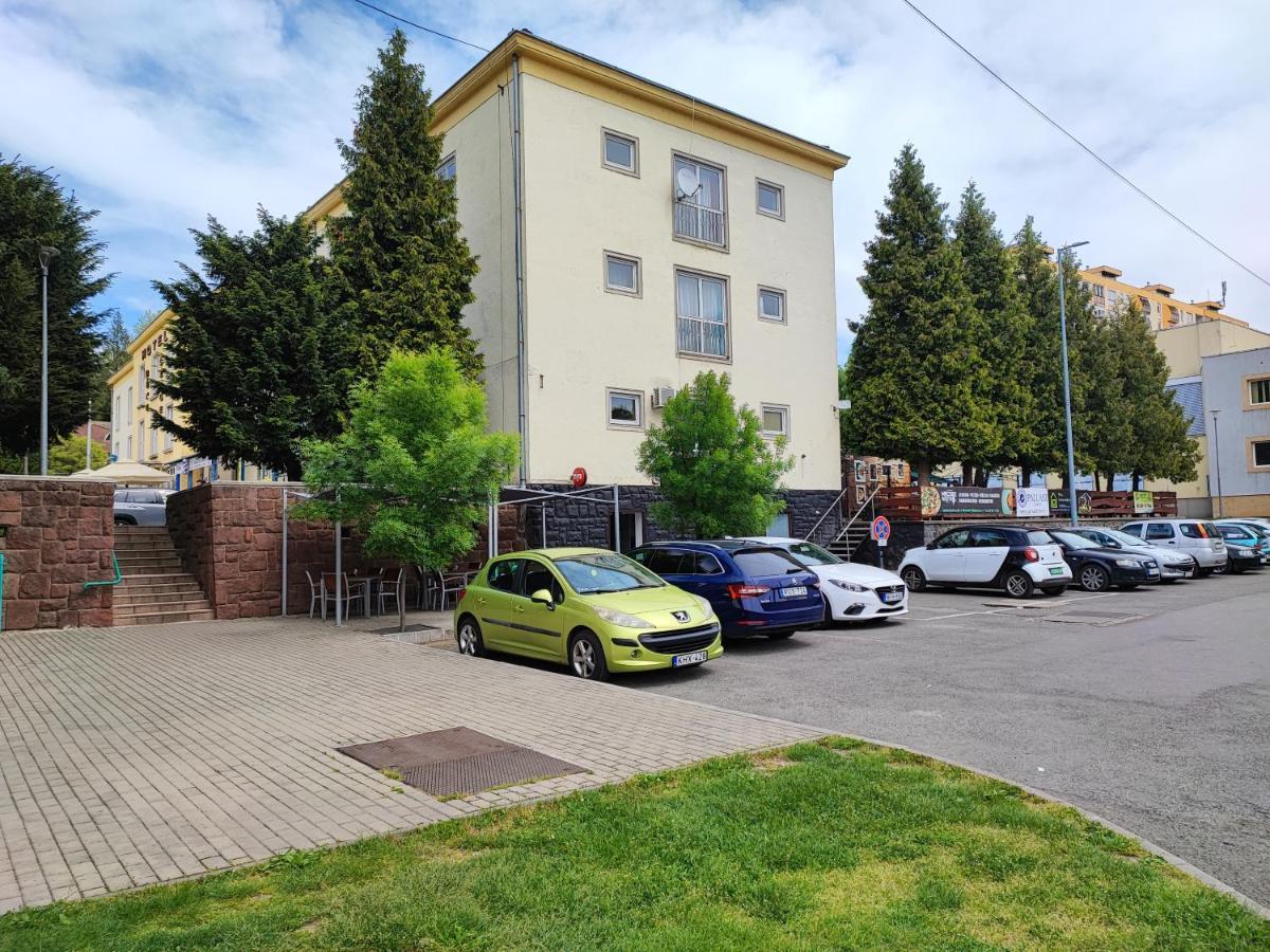 Hotel Beke Sziget Komlo Экстерьер фото