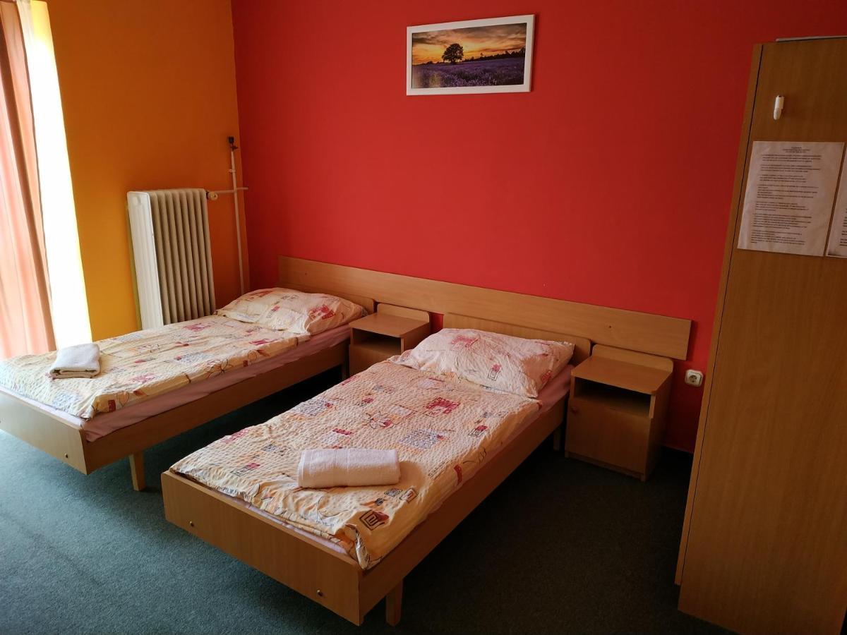 Hotel Beke Sziget Komlo Экстерьер фото
