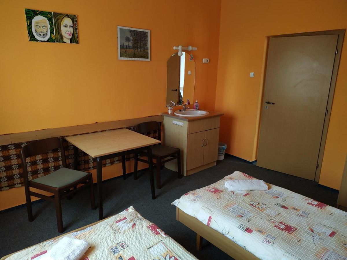Hotel Beke Sziget Komlo Экстерьер фото