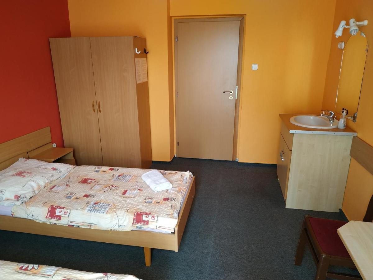 Hotel Beke Sziget Komlo Экстерьер фото