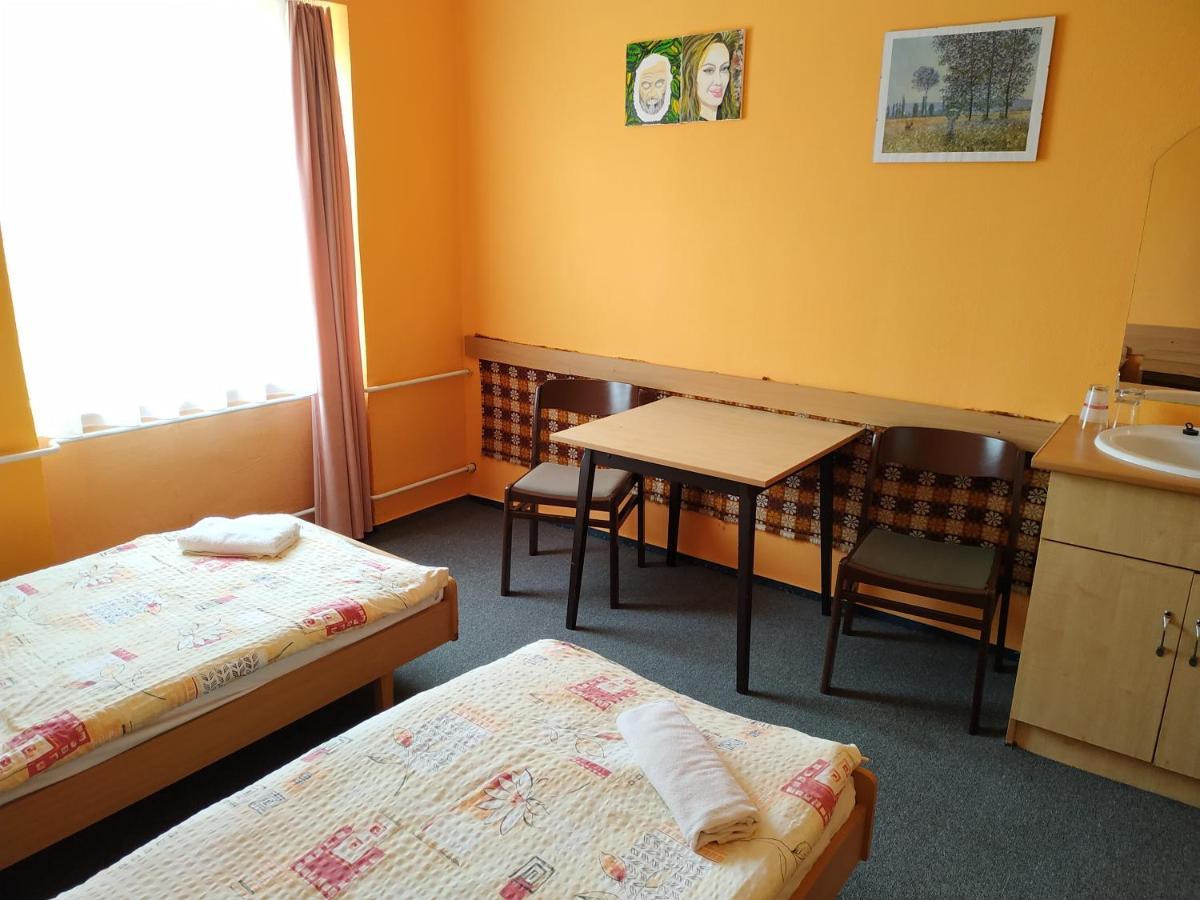 Hotel Beke Sziget Komlo Экстерьер фото