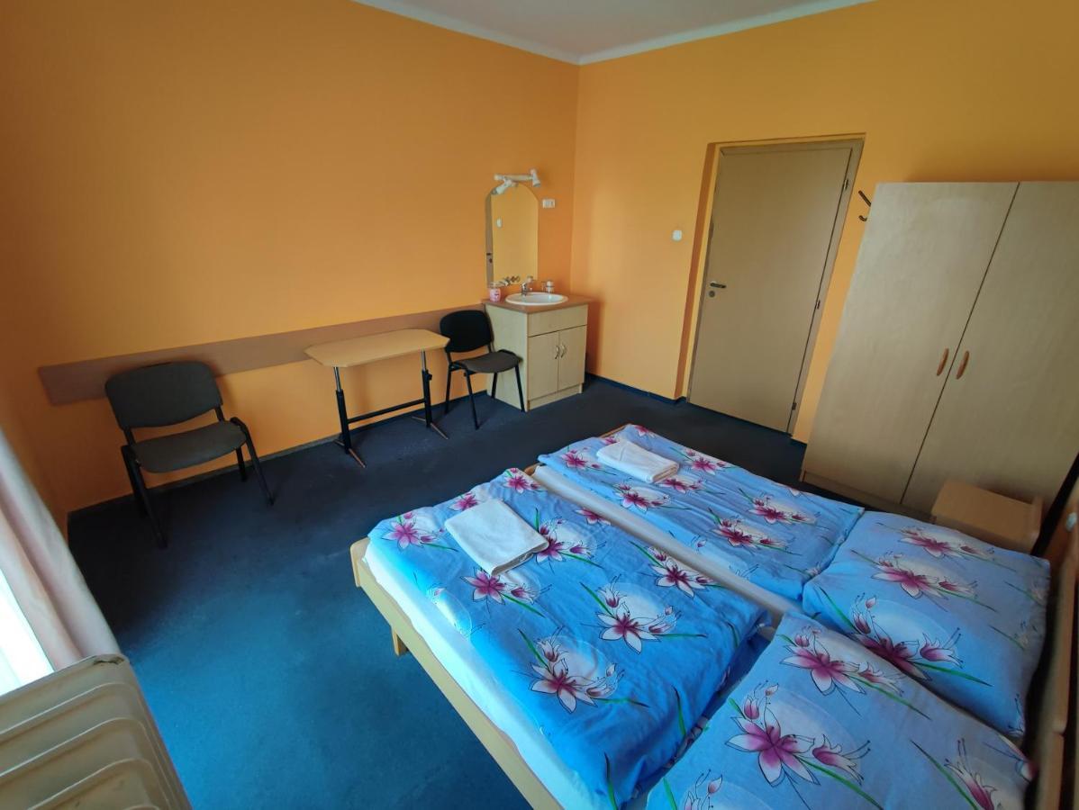 Hotel Beke Sziget Komlo Экстерьер фото